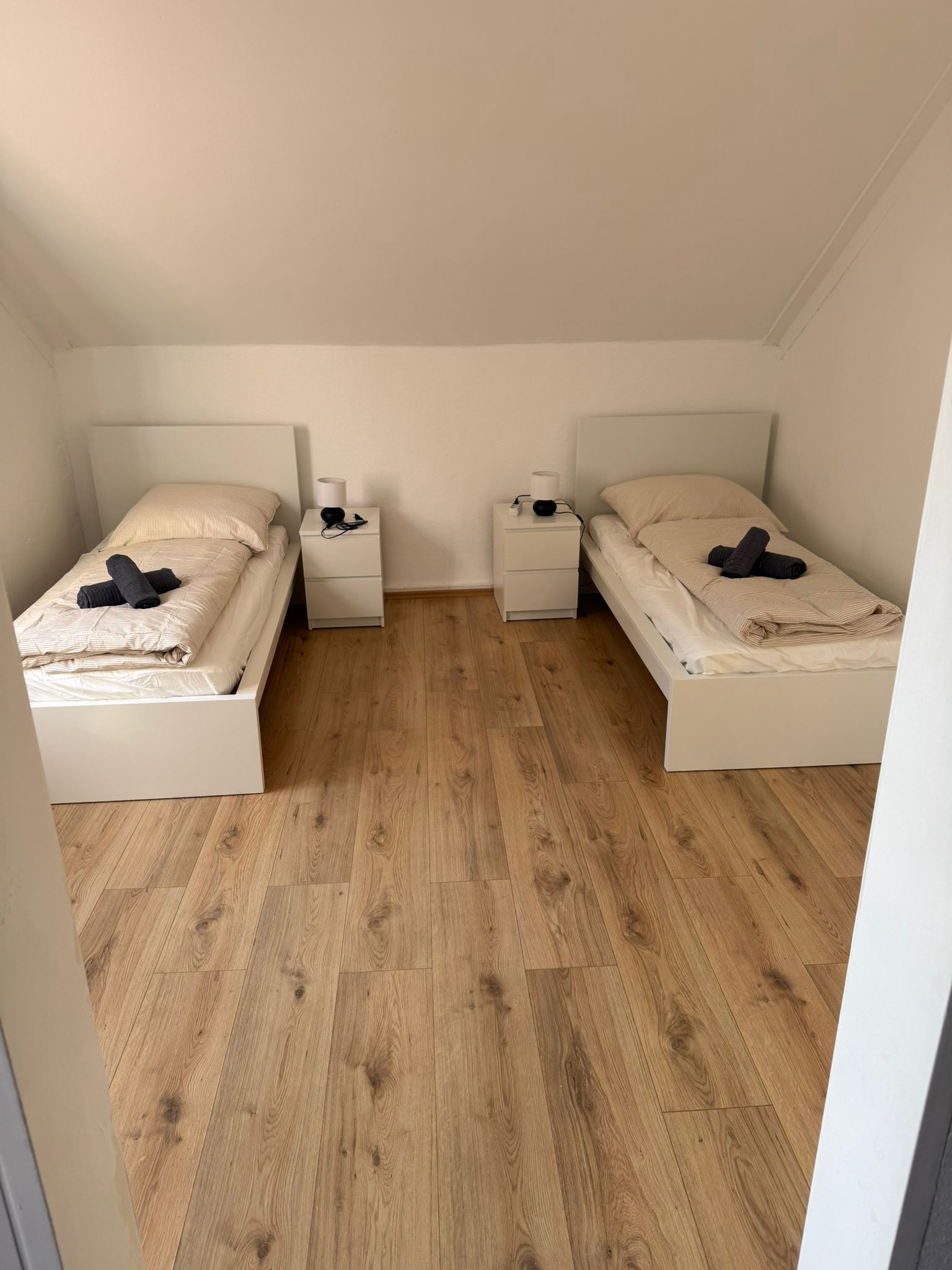 3 Room apartment - - 2 sharing room -girl