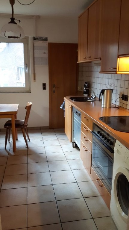 2 room shared apartment -GIRLS ONLY - private room - Girls only