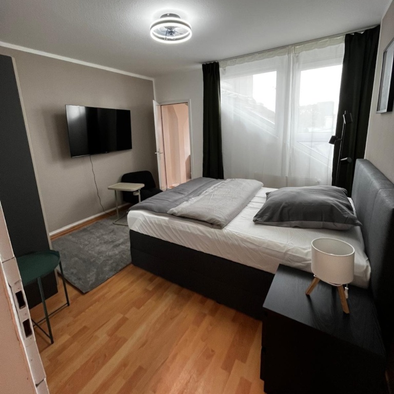 Furnished 20 sqm Room in Shared Apartment - Frankfurt Gallus - private room in wg Mainzer Landstraße