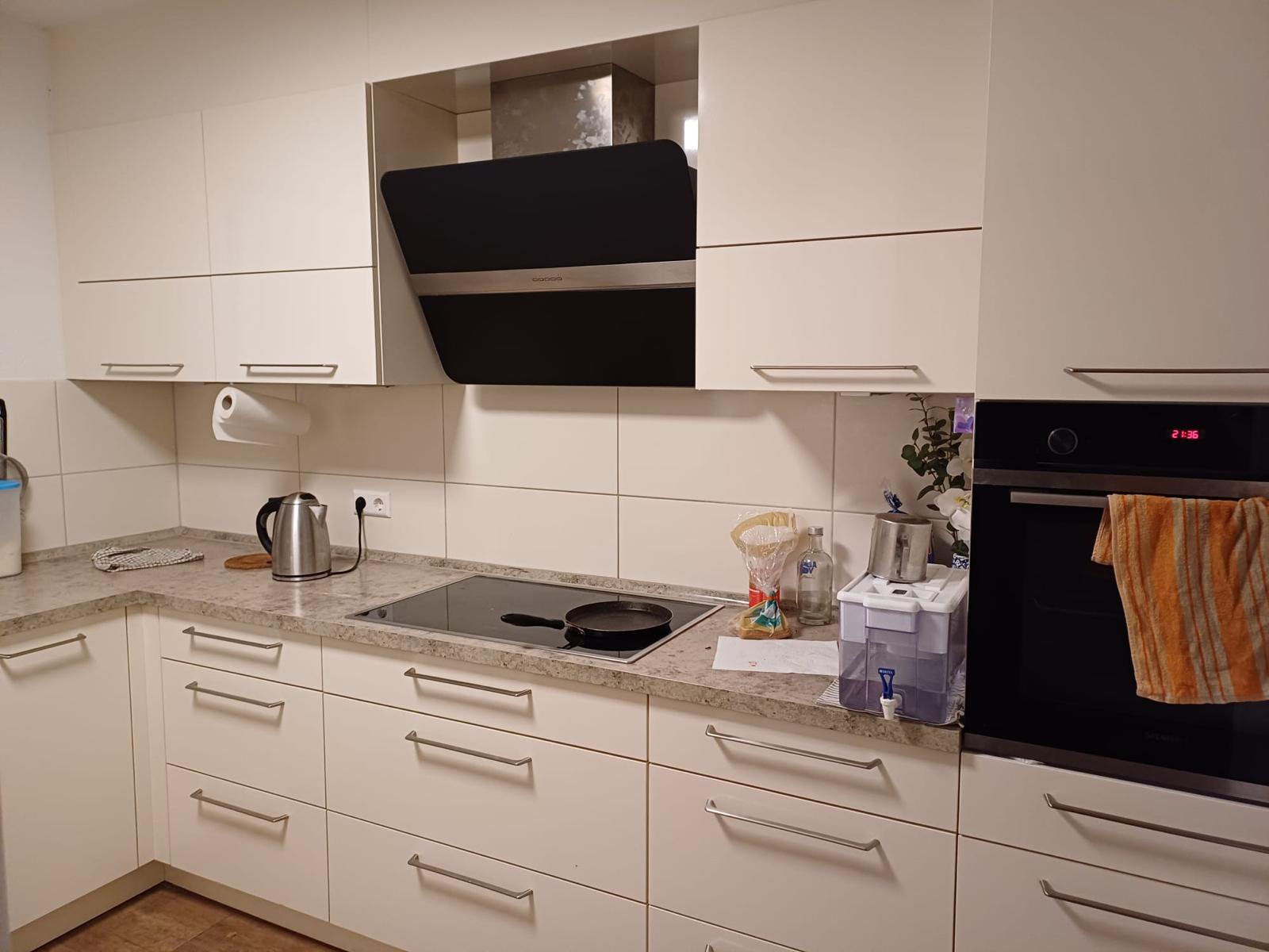 3-Room Apartment with One Private Room Available in Frankfurt - Private Room 1