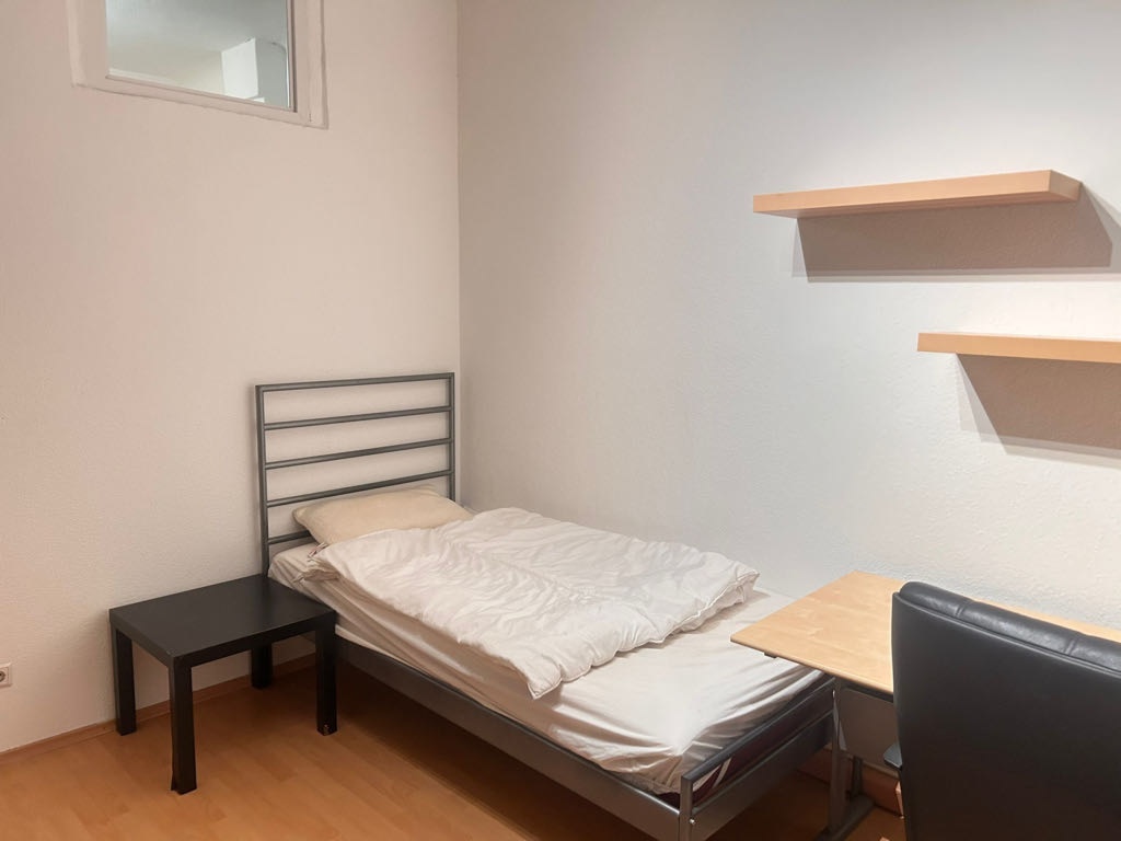 WG-Zimmer in Stuttgart-Nord - Zimmer ca. 14–15 m2